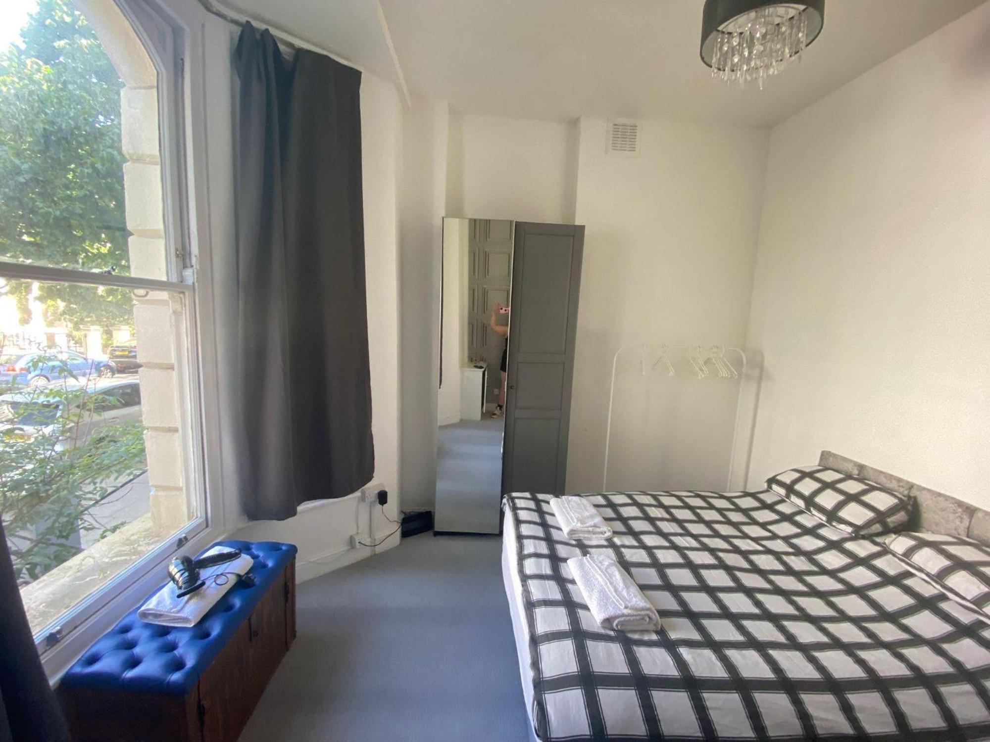 Bustling Western Apartment London Kültér fotó